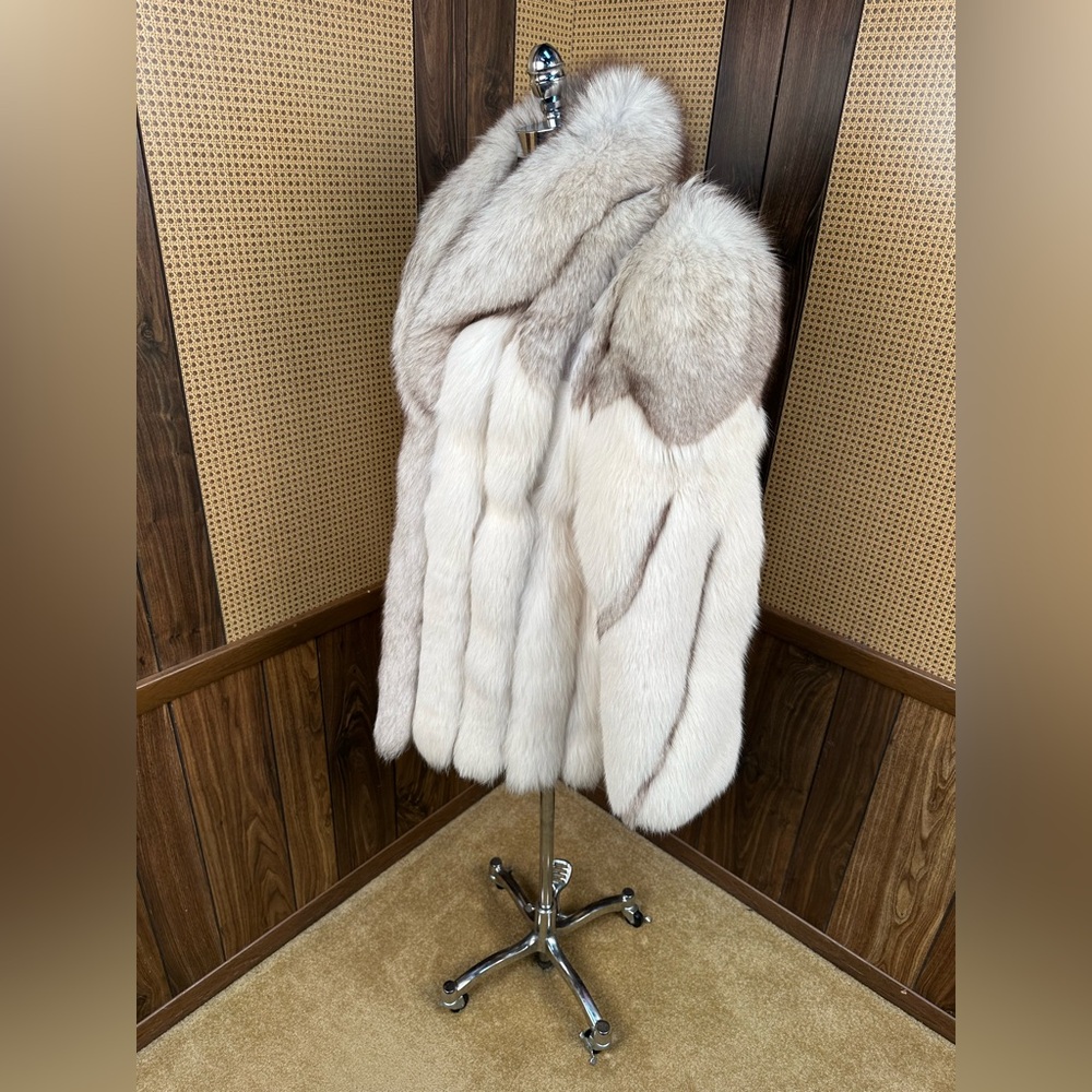 SAGA FOX “ GUARANTEE OF QUALITY” BLUE & WHITE FOX FUR COAT JACKET SIZE LARGE - Picture 4 of 8